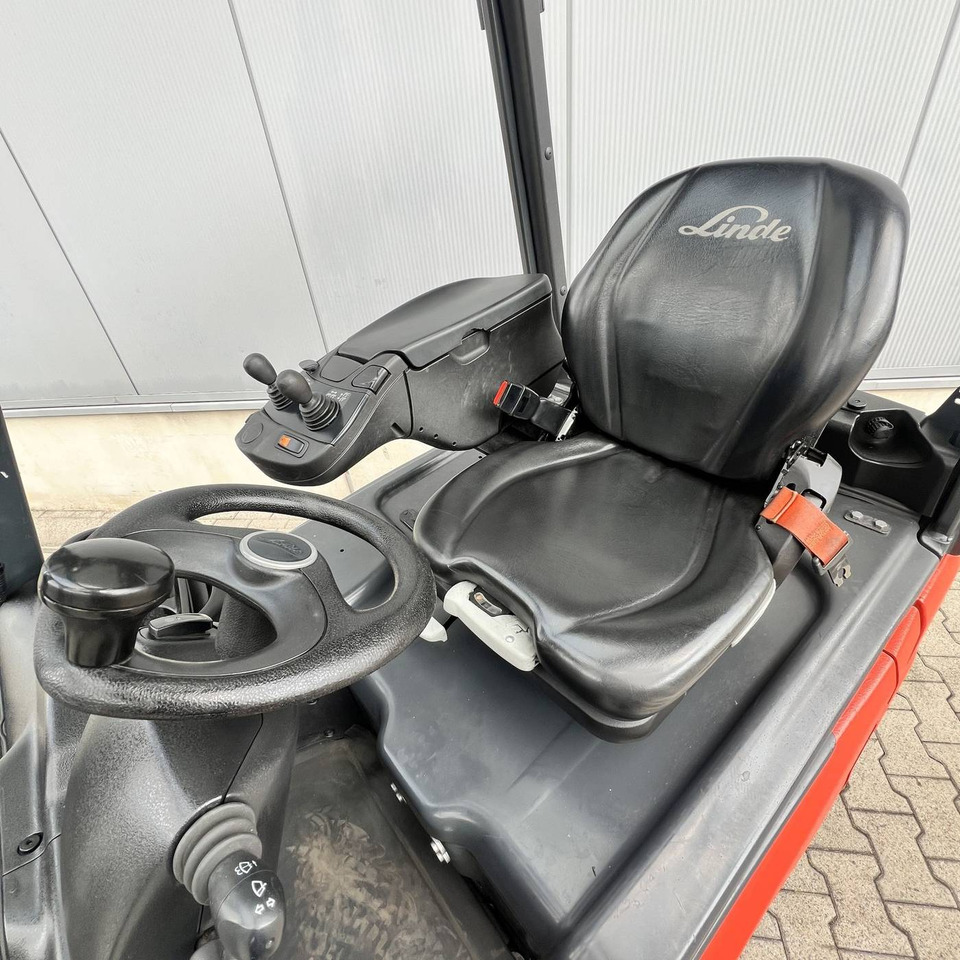 Linde E18P (386-02) EVO - Elektroiekrāvējs: foto 4 Linde E18P (386-02) EVO - Elektroiekrāvējs: foto 4