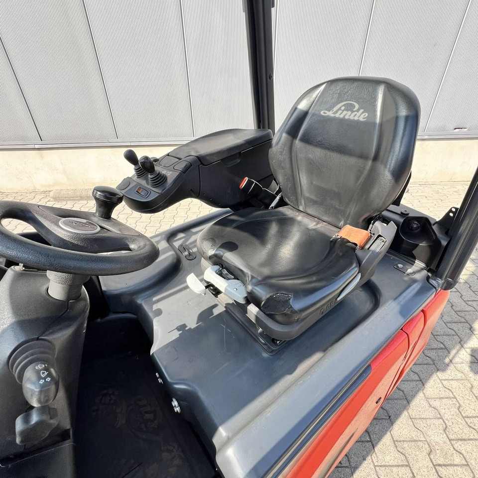 Linde E18P (386-02) EVO - Elektroiekrāvējs: foto 4 Linde E18P (386-02) EVO - Elektroiekrāvējs: foto 4