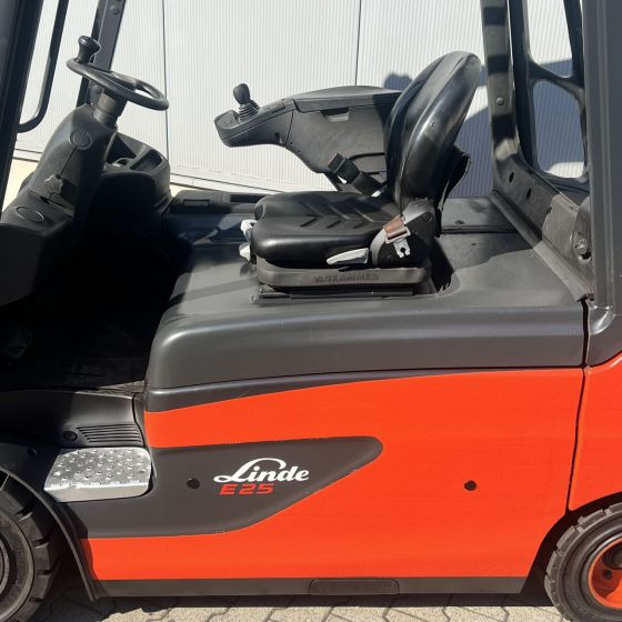 Elektroiekrāvējs Linde E25L (387): foto 16