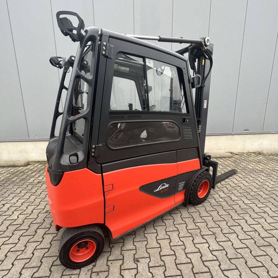 Linde E30/600 HL (387) - Elektroiekrāvējs: foto 2 Linde E30/600 HL (387) - Elektroiekrāvējs: foto 2