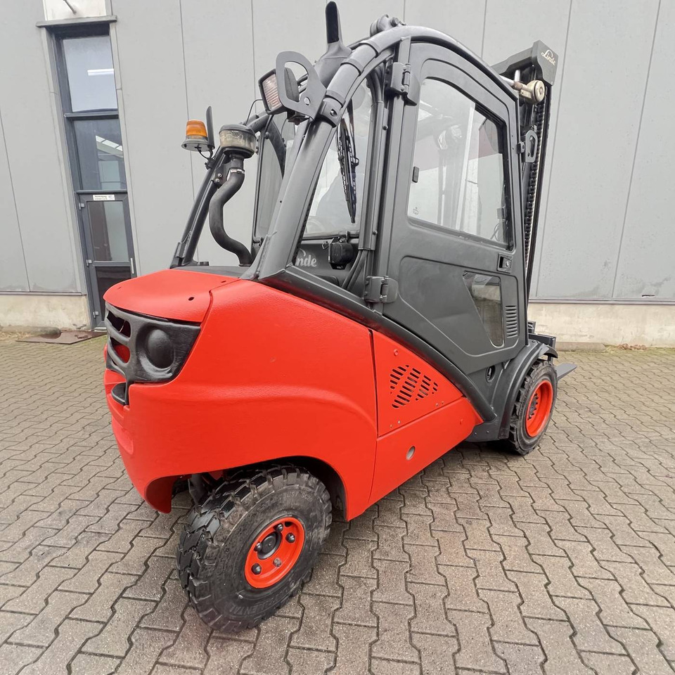 Linde H30D (393) - Dīzeļiekrāvējs: foto 2 Linde H30D (393) - Dīzeļiekrāvējs: foto 2