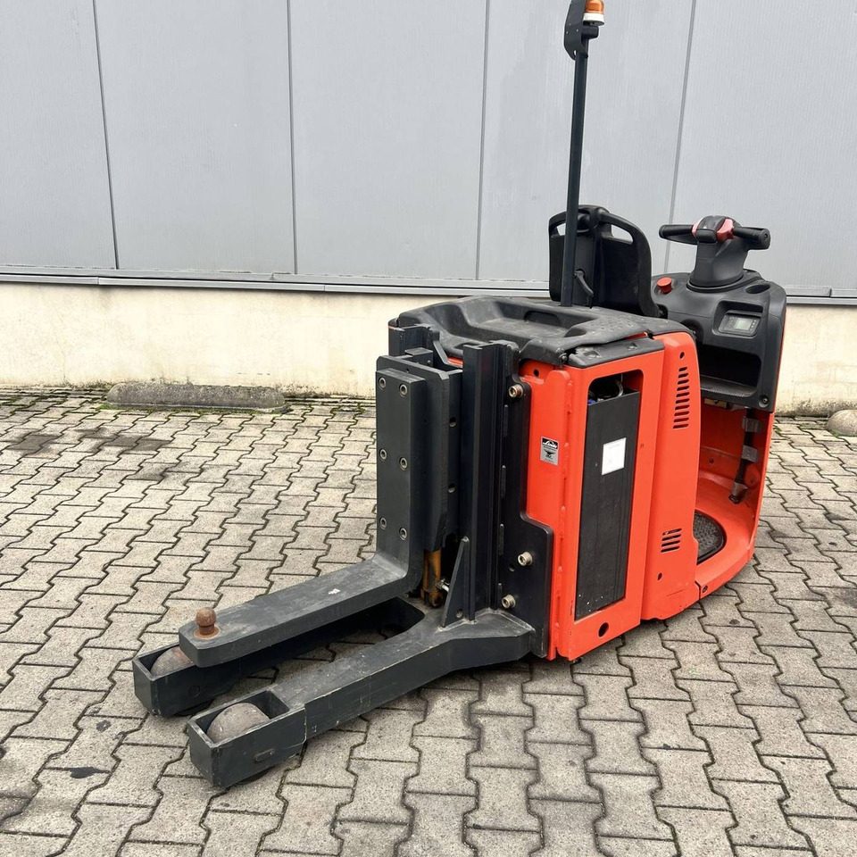 Linde P30 (132) - Noliktavas vilcējs: foto 3 Linde P30 (132) - Noliktavas vilcējs: foto 3