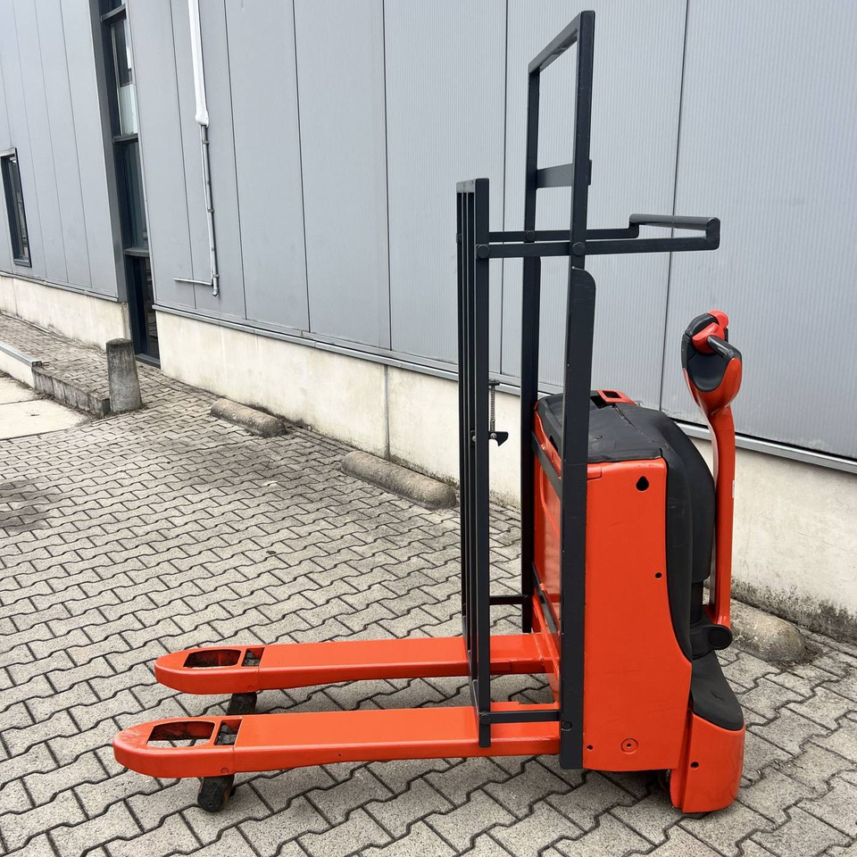 Linde T16 (1152) - Rokas palešu ratiņi: foto 3 Linde T16 (1152) - Rokas palešu ratiņi: foto 3