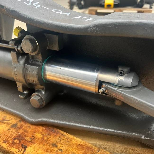Rear axle AL45-01 for Linde 394-01 - Asis un rezerves daļas - Iekraušanas tehnika: foto 5 Rear axle AL45-01 for Linde 394-01 - Asis un rezerves daļas - Iekraušanas tehnika: foto 5