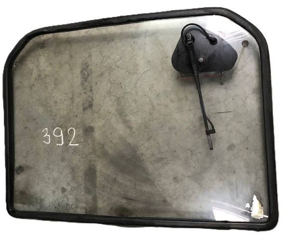 Rear window - Logs un rezerves daļas - Iekraušanas tehnika: foto 1 Rear window - Logs un rezerves daļas - Iekraušanas tehnika: foto 1