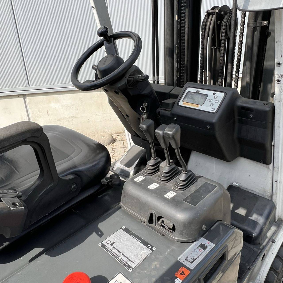 Unicarriers TX3-20L (AG1N1L20Q) - Elektroiekrāvējs: foto 3 Unicarriers TX3-20L (AG1N1L20Q) - Elektroiekrāvējs: foto 3