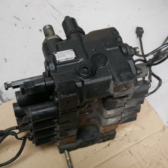 Valve block for Nissan D02 - Hidrauliskais vārsts - Iekraušanas tehnika: foto 4 Valve block for Nissan D02 - Hidrauliskais vārsts - Iekraušanas tehnika: foto 4