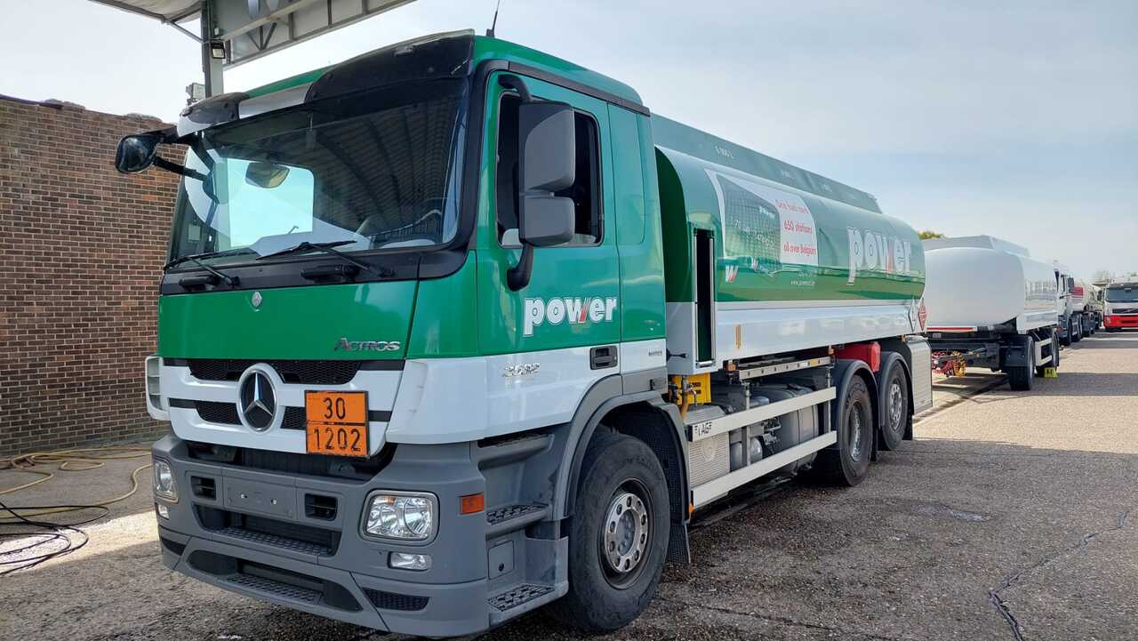 MERCEDES ACTROS - Autocisterna: foto 1 MERCEDES ACTROS - Autocisterna: foto 1