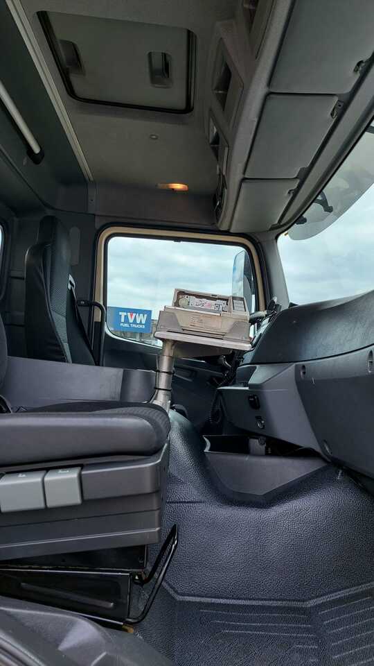 Autocisterna MERCEDES AXOR: foto 6
