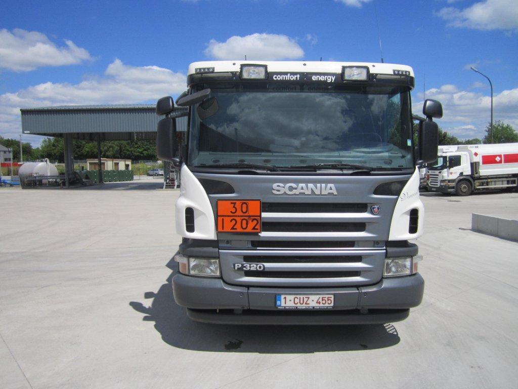 Scania P320 - Autocisterna: foto 2 Scania P320 - Autocisterna: foto 2