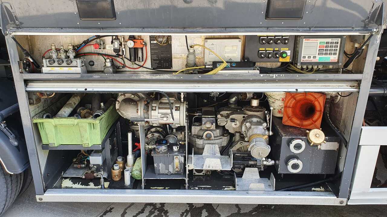 Autocisterna VOLVO FL: foto 10