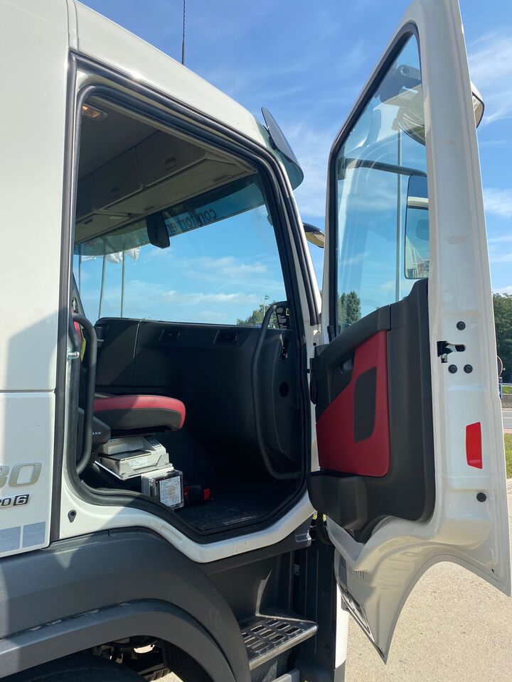 VOLVO FM430HP - Autocisterna: foto 5 VOLVO FM430HP - Autocisterna: foto 5