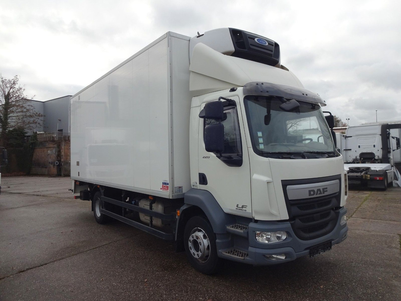 DAF LF 220, 16 T, LBW, Türen, Klima, Automat, Kamera - Kravas automašīna ar slēgto virsbūvi: foto 1 DAF LF 220, 16 T, LBW, Türen, Klima, Automat, Kamera - Kravas automašīna ar slēgto virsbūvi: foto 1