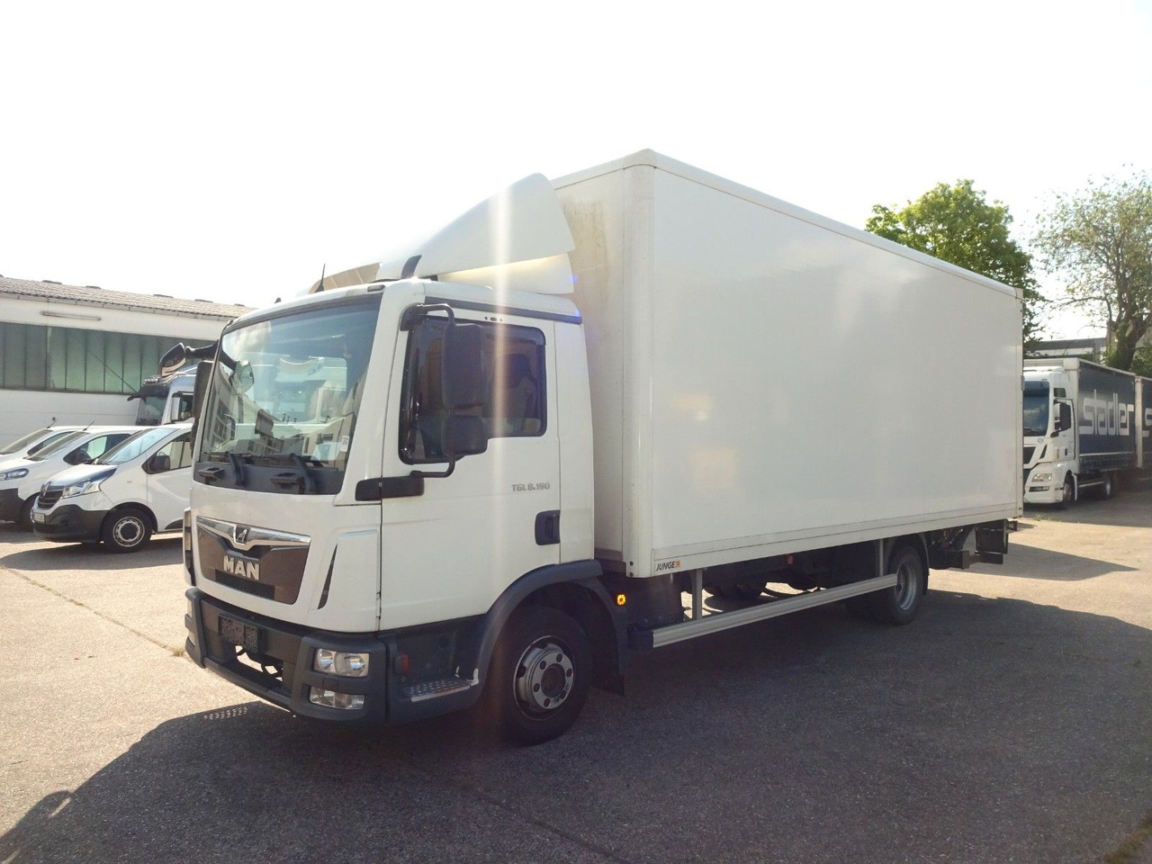 MAN TGL 8.190, LBW, Luft, Tempomat, Standheizung - Furgons ar slēgtā virsbūve: foto 2 MAN TGL 8.190, LBW, Luft, Tempomat, Standheizung - Furgons ar slēgtā virsbūve: foto 2