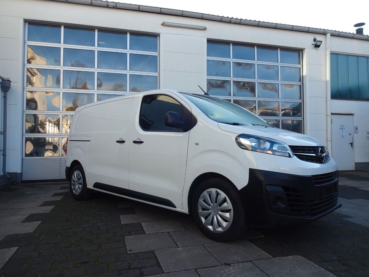 Opel 50 x Vivaro Kasten, L1H1, Klima, PDC, Tempomat - Mazs furgons: foto 3 Opel 50 x Vivaro Kasten, L1H1, Klima, PDC, Tempomat - Mazs furgons: foto 3
