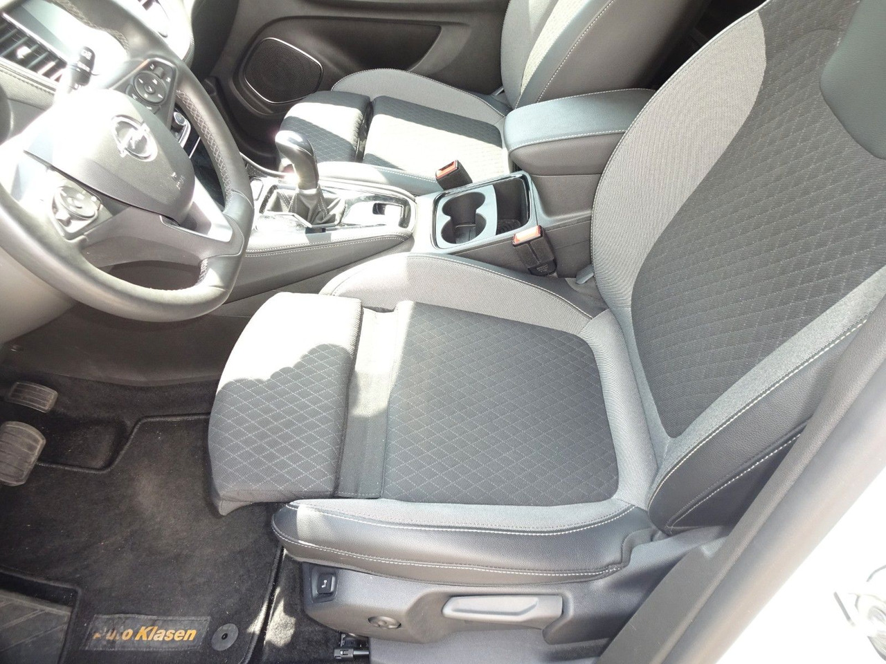 SUV Opel Grandland (X): foto 16