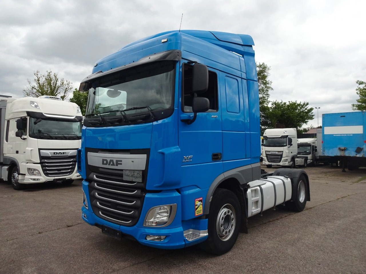 DAF XF 440, SC, Klima, 2 x Tank, Intarder, Standklim - Vilcējs: foto 1 DAF XF 440, SC, Klima, 2 x Tank, Intarder, Standklim - Vilcējs: foto 1