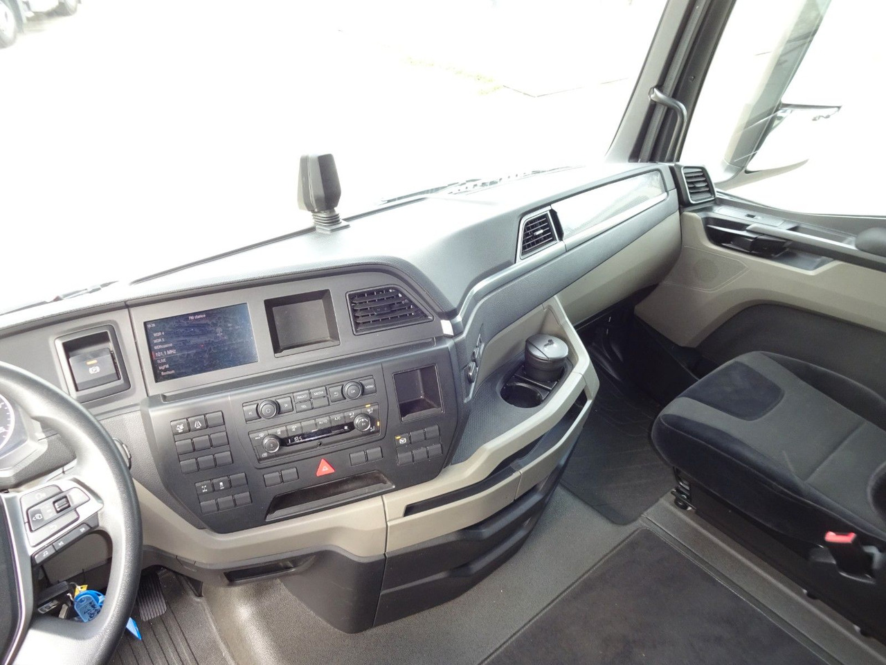 Vilcējs MAN TGX 18.470, XLX, LL SA, Retarder, ACC, 2 x Tank: foto 14 Vilcējs MAN TGX 18.470, XLX, LL SA, Retarder, ACC, 2 x Tank: foto 14