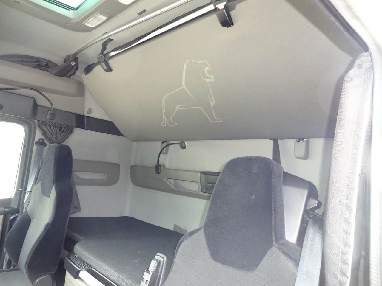 Vilcējs MAN TGX 18.470, XLX, LL SA, Retarder, ACC, 2 x Tank: foto 15 Vilcējs MAN TGX 18.470, XLX, LL SA, Retarder, ACC, 2 x Tank: foto 15