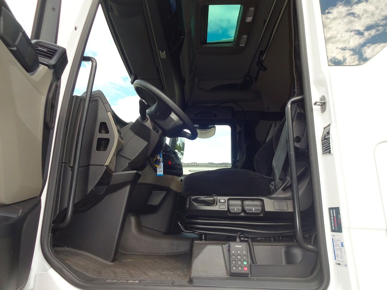 Vilcējs MAN TGX 18.470, XLX, LL SA, Retarder, ACC, 2 x Tank: foto 12 Vilcējs MAN TGX 18.470, XLX, LL SA, Retarder, ACC, 2 x Tank: foto 12