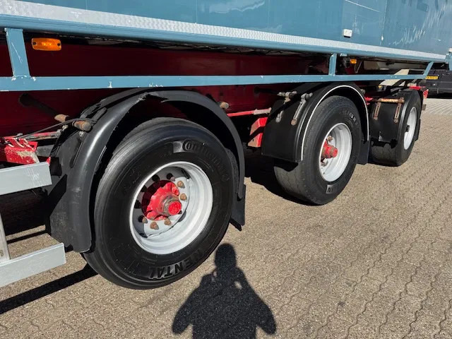 Bulthuis TATA 23 57m3 Stuuras Liftas 10T assen Klep/Deuren + bietenrek Nieuwe APK 8/2026 - Puspiekabe pašizgāzējs: foto 5 Bulthuis TATA 23 57m3 Stuuras Liftas 10T assen Klep/Deuren + bietenrek Nieuwe APK 8/2026 - Puspiekabe pašizgāzējs: foto 5