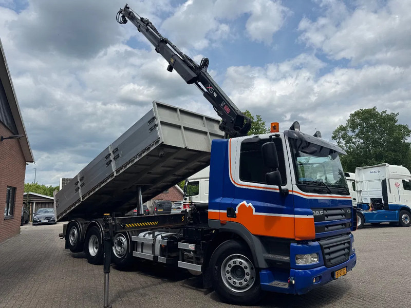 DAF CF 85.360 8X2 3 Zijdige kipper HIAB 16 t/m kraan AHK Top condition - Kravas automašīna pašizgāzējs, Kravas auto ar manipulatoru: foto 2 DAF CF 85.360 8X2 3 Zijdige kipper HIAB 16 t/m kraan AHK Top condition - Kravas automašīna pašizgāzējs, Kravas auto ar manipulatoru: foto 2