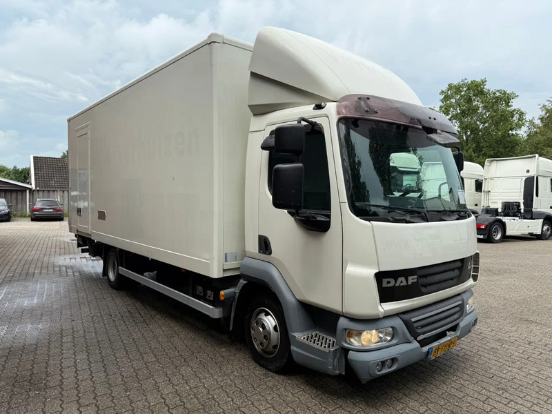 DAF LF 45.160 6.1M Koffer LBW Luchtvering 194.940KM!! - Kravas automašīna ar slēgto virsbūvi: foto 2 DAF LF 45.160 6.1M Koffer LBW Luchtvering 194.940KM!! - Kravas automašīna ar slēgto virsbūvi: foto 2