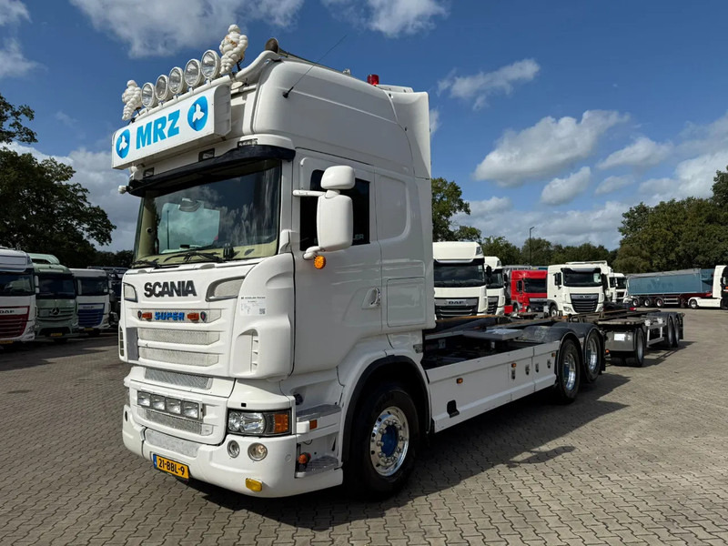 Scania R560 V8 6X2 VDL Haakarm AHK NL Truck - Pacēlājs ar āķi: foto 1 Scania R560 V8 6X2 VDL Haakarm AHK NL Truck - Pacēlājs ar āķi: foto 1
