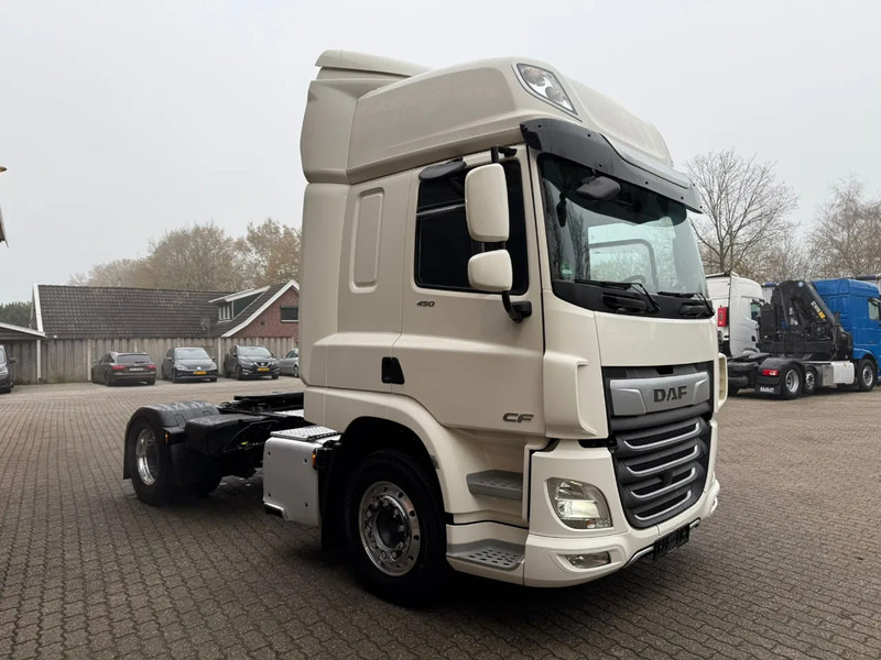DAF CF 450 4X2 Space Cab LED Retarder Alcoa dura Bright 277.495 KM! German truck - Vilcējs: foto 2 DAF CF 450 4X2 Space Cab LED Retarder Alcoa dura Bright 277.495 KM! German truck - Vilcējs: foto 2