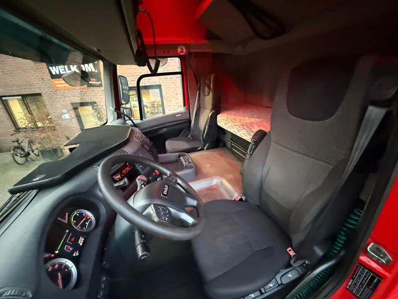 Vilcējs DAF CF 460 6x2 FTG Standairco Space Cab NL Truck: foto 18