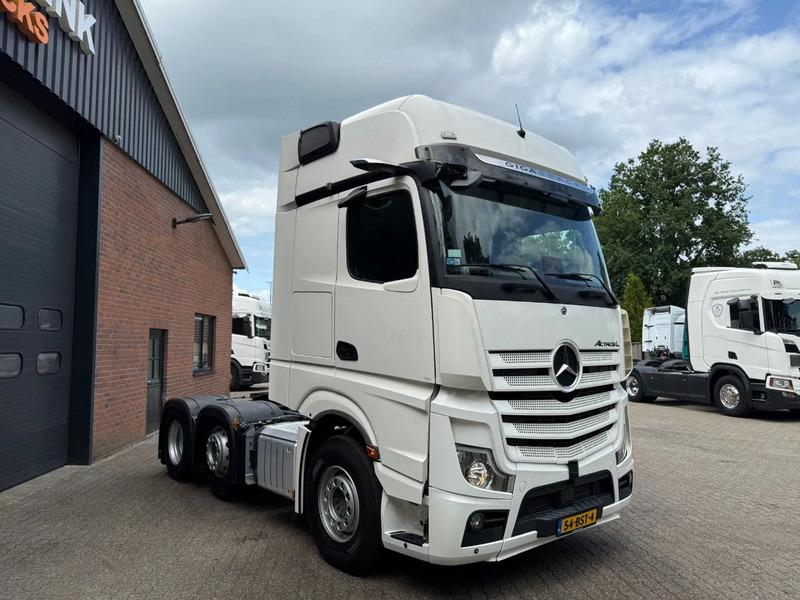 Mercedes-Benz Actros 2545 6X2 Gigaspace Standairco NL Truck 327.240KM Gestuurde voorloopas - Vilcējs: foto 2 Mercedes-Benz Actros 2545 6X2 Gigaspace Standairco NL Truck 327.240KM Gestuurde voorloopas - Vilcējs: foto 2