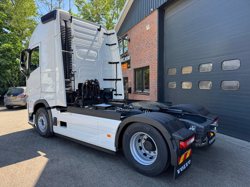 Volvo FH 500 AERO NEW! 9 Ton Vooras Globetrotter XL, PTO, ACC, Standairco, 2 tanks, LED - Vilcējs: foto 3 Volvo FH 500 AERO NEW! 9 Ton Vooras Globetrotter XL, PTO, ACC, Standairco, 2 tanks, LED - Vilcējs: foto 3