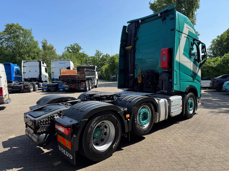 Volvo FH 500 Globetrotter XL ADR! 305.330KM! Gestuurde Voorloopas 2x tank APK 03/2026 - Vilcējs: foto 3 Volvo FH 500 Globetrotter XL ADR! 305.330KM! Gestuurde Voorloopas 2x tank APK 03/2026 - Vilcējs: foto 3