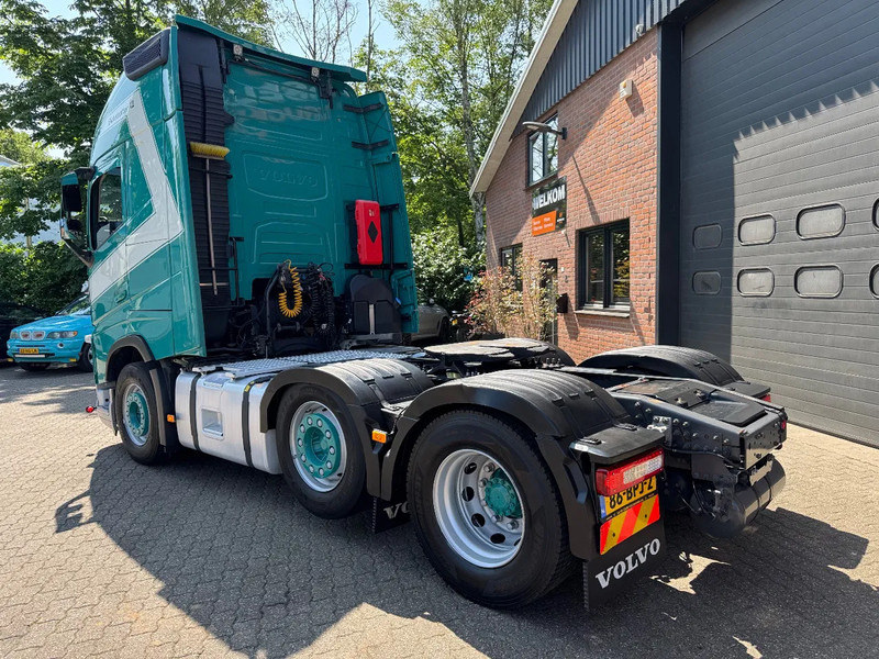 Volvo FH 500 Globetrotter XL ADR! 305.330KM! Gestuurde Voorloopas 2x tank APK 03/2026 - Vilcējs: foto 4 Volvo FH 500 Globetrotter XL ADR! 305.330KM! Gestuurde Voorloopas 2x tank APK 03/2026 - Vilcējs: foto 4
