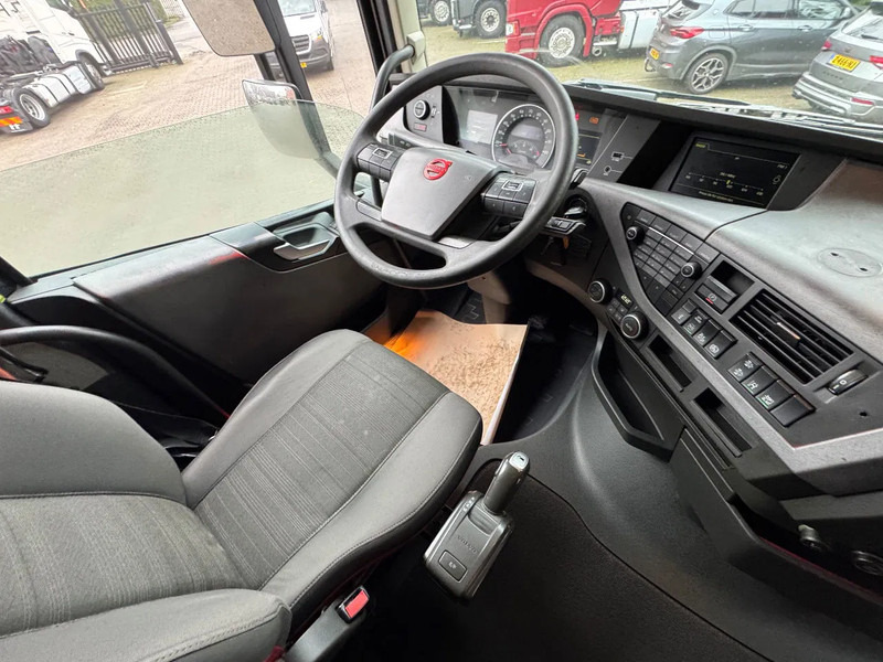 Volvo FH Dual clutch 2X tank Standairco 689.009KM! Alcoa - Vilcējs: foto 5 Volvo FH Dual clutch 2X tank Standairco 689.009KM! Alcoa - Vilcējs: foto 5
