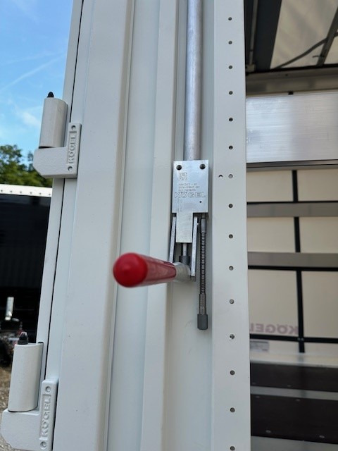 Kögel BDF-System, 7.450 mm lang, Hubdach, Eckhöhe: 2.920 mm, - Kravas kaste ar tentu: foto 3 Kögel BDF-System, 7.450 mm lang, Hubdach, Eckhöhe: 2.920 mm, - Kravas kaste ar tentu: foto 3