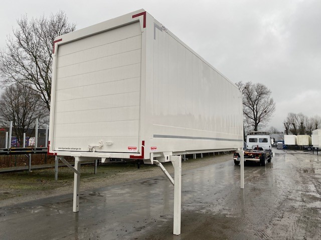 Krone BDF-System 7.450 mm lang, Premium Lack NEU in weiß - Maināmā virsbūve - furgons: foto 1 Krone BDF-System 7.450 mm lang, Premium Lack NEU in weiß - Maināmā virsbūve - furgons: foto 1