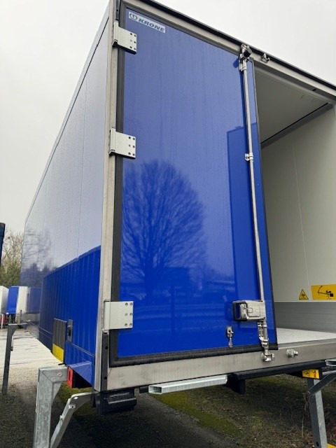 Krone BDF-System, 7.450 mm lang - Maināmā virsbūve - furgons: foto 1 Krone BDF-System, 7.450 mm lang - Maināmā virsbūve - furgons: foto 1