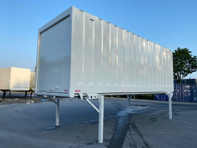 Krone BDF-System 7.450 mm, mit Rolltor, LACK NEU - Maināmā virsbūve - furgons: foto 1 Krone BDF-System 7.450 mm, mit Rolltor, LACK NEU - Maināmā virsbūve - furgons: foto 1