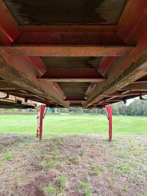 Krone niedrige Türen, Farbe: rot - Kravas kaste ar tentu: foto 1 Krone niedrige Türen, Farbe: rot - Kravas kaste ar tentu: foto 1