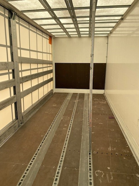 Sommer BDF-System 7.450 mm lang, LACK NEU IN RAL 9010 - Maināmā virsbūve - furgons: foto 2 Sommer BDF-System 7.450 mm lang, LACK NEU IN RAL 9010 - Maināmā virsbūve - furgons: foto 2