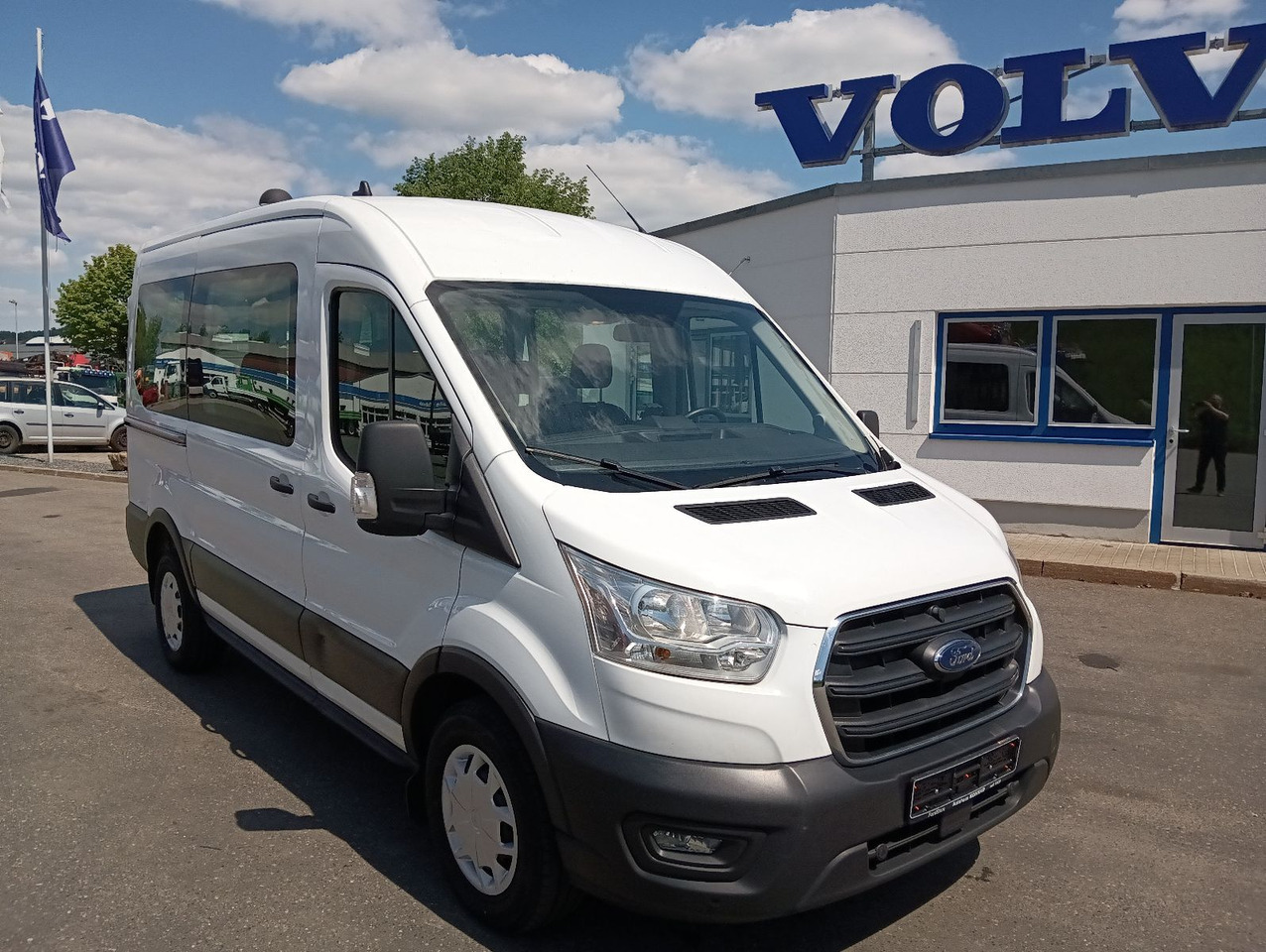 Ford Transit Kombi 350 L2 Trend 9-Sitzer 2xHeizung/Kl - Pasažieru furgons, Kravas-pasažieru furgons: foto 2 Ford Transit Kombi 350 L2 Trend 9-Sitzer 2xHeizung/Kl - Pasažieru furgons, Kravas-pasažieru furgons: foto 2