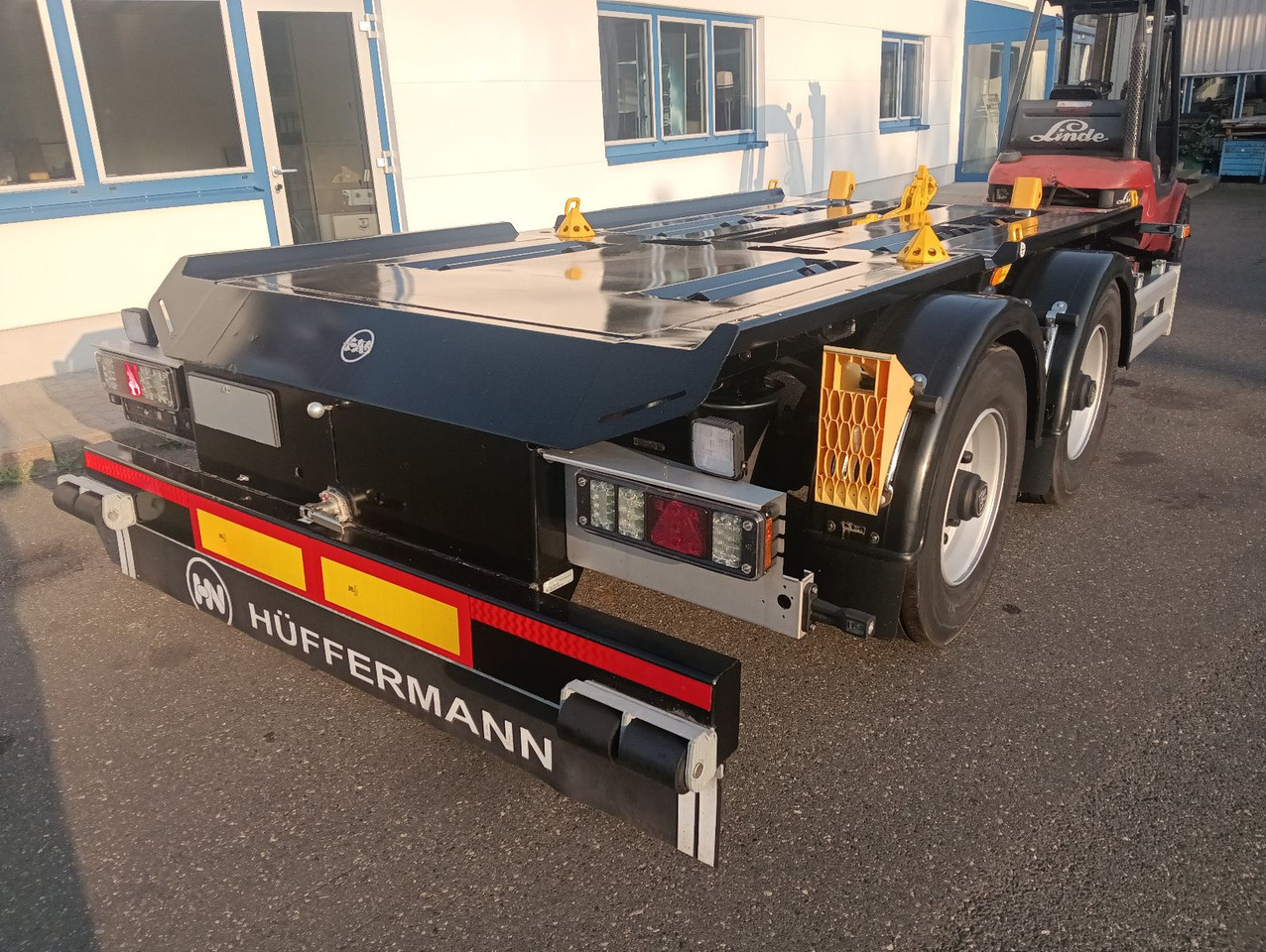 Hüffermann 2-ACHS-MINI-CARRIER MULTIFIX verzinkt NEU BPW Hüffermann 2-ACHS-MINI-CARRIER MULTIFIX verzinkt NEU BPW - Multilift/ Būvgružu konteinera piekabe: foto 1 Hüffermann 2-ACHS-MINI-CARRIER MULTIFIX verzinkt NEU BPW Hüffermann 2-ACHS-MINI-CARRIER MULTIFIX verzinkt NEU BPW - Multilift/ Būvgružu konteinera piekabe: foto 1