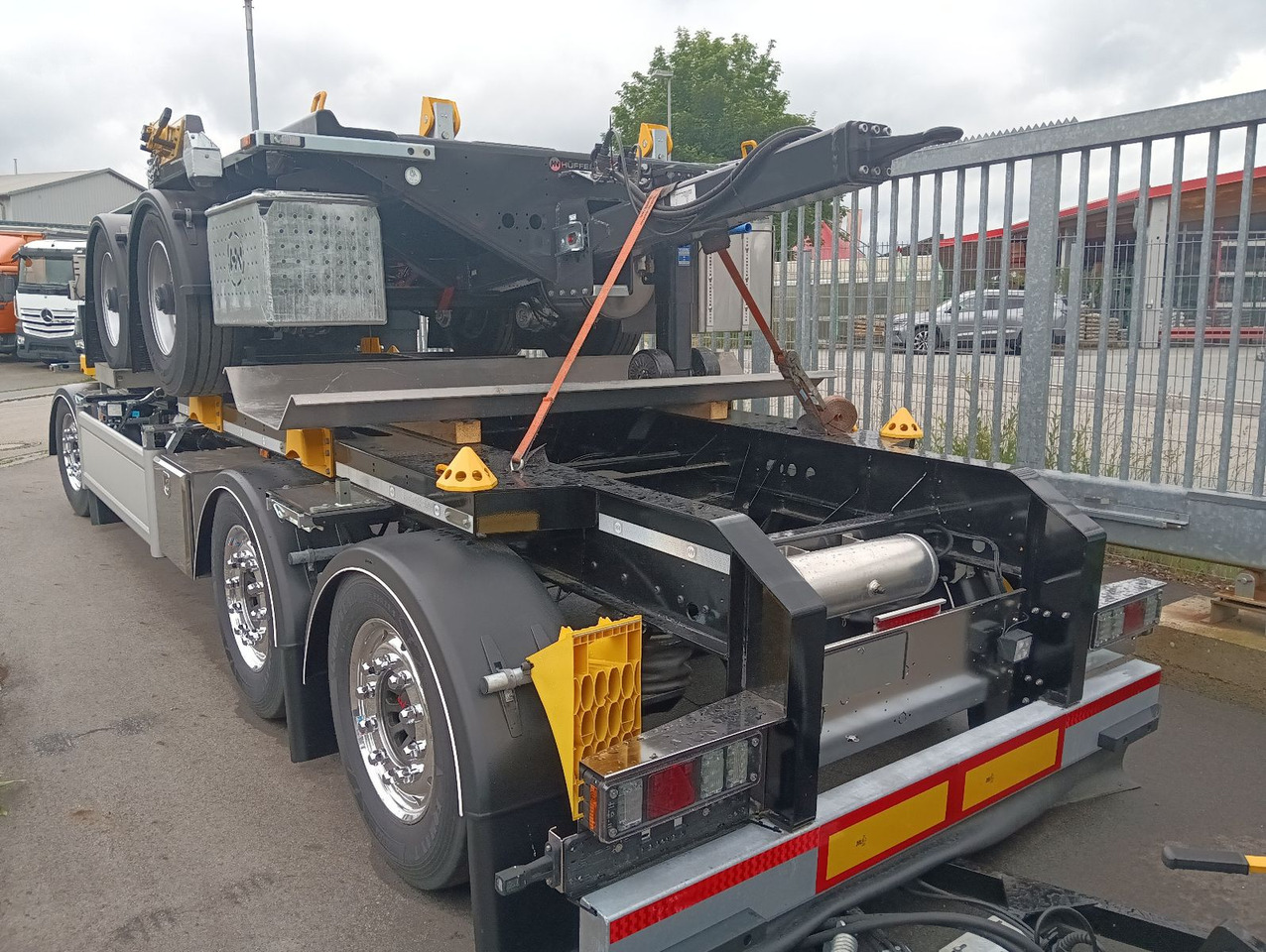 Hüffermann 3-A VARIO-CARRIER SAF NEU VERZINKT LiftAlufelgen - Multilift/ Būvgružu konteinera piekabe: foto 4 Hüffermann 3-A VARIO-CARRIER SAF NEU VERZINKT LiftAlufelgen - Multilift/ Būvgružu konteinera piekabe: foto 4