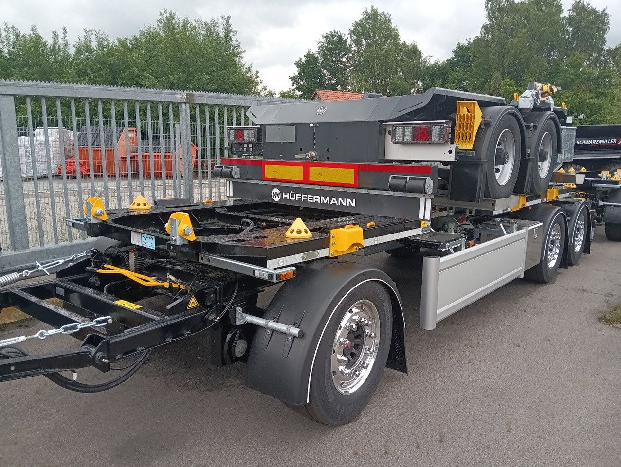 Hüffermann 3-A VARIO-CARRIER SAF NEU VERZINKT LiftAlufelgen - Multilift/ Būvgružu konteinera piekabe: foto 3 Hüffermann 3-A VARIO-CARRIER SAF NEU VERZINKT LiftAlufelgen - Multilift/ Būvgružu konteinera piekabe: foto 3