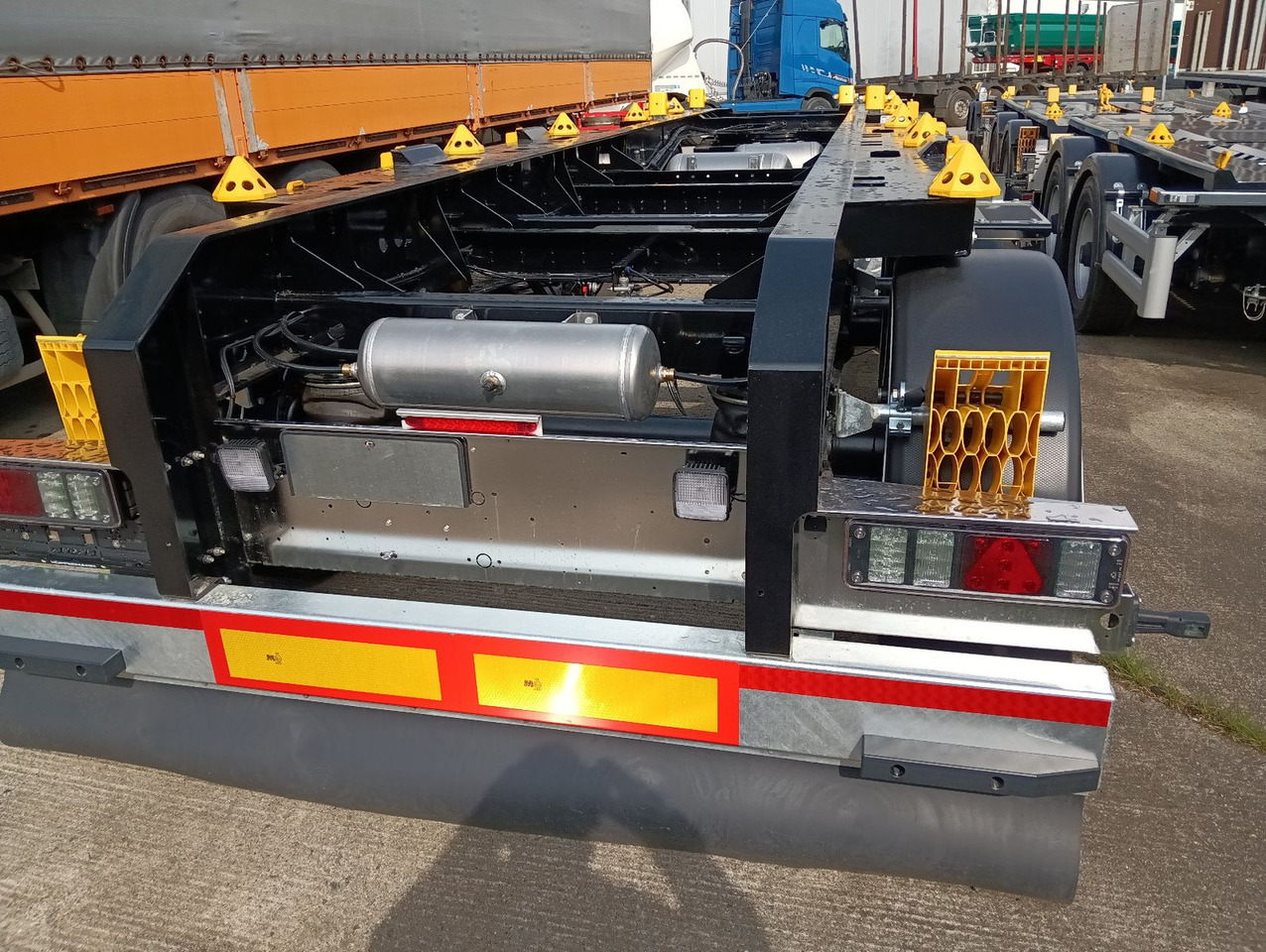 Hüffermann 3-A VARIO-CARRIER SAF NEU VERZINKT LiftAlufelgen - Multilift/ Būvgružu konteinera piekabe: foto 5 Hüffermann 3-A VARIO-CARRIER SAF NEU VERZINKT LiftAlufelgen - Multilift/ Būvgružu konteinera piekabe: foto 5