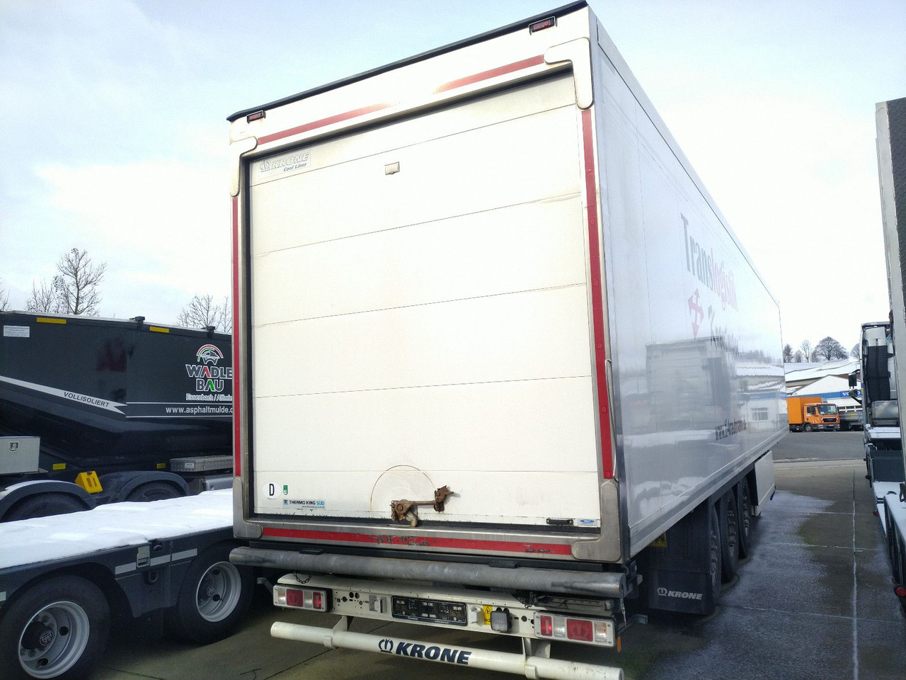 Krone SDR27eL4-MT Blumen BiTemp TK SLXi Double Rolltor - Puspiekabe slēgtā virsbūve: foto 2 Krone SDR27eL4-MT Blumen BiTemp TK SLXi Double Rolltor - Puspiekabe slēgtā virsbūve: foto 2