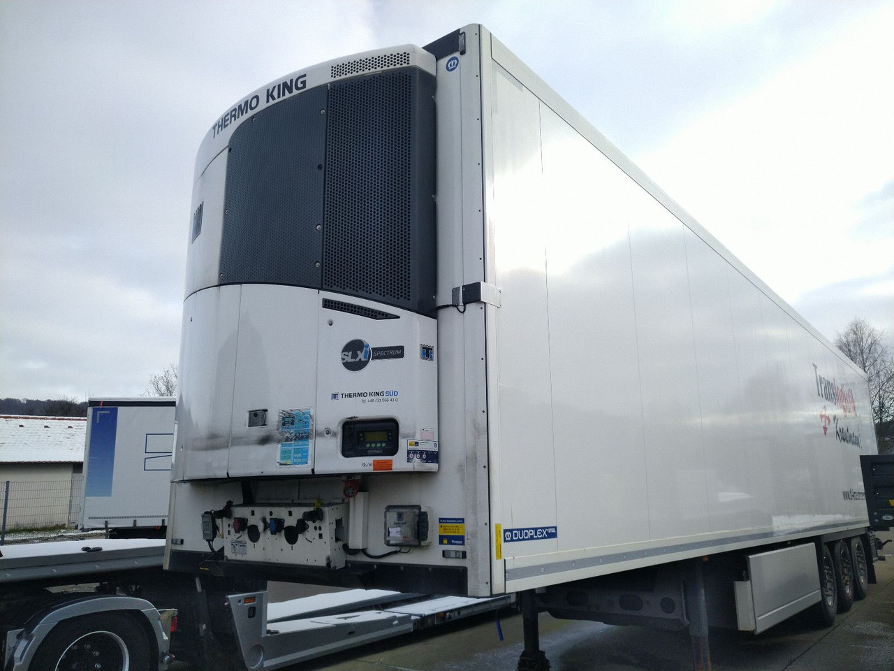 Krone SDR27eL4-MT Blumen BiTemp TK SLXi Double Rolltor - Puspiekabe slēgtā virsbūve: foto 3 Krone SDR27eL4-MT Blumen BiTemp TK SLXi Double Rolltor - Puspiekabe slēgtā virsbūve: foto 3