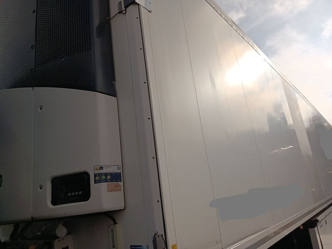 Krone SDR27eL4 ThermoKing SLX300 5777h Blumenbr Doppel - Puspiekabe slēgtā virsbūve: foto 2 Krone SDR27eL4 ThermoKing SLX300 5777h Blumenbr Doppel - Puspiekabe slēgtā virsbūve: foto 2