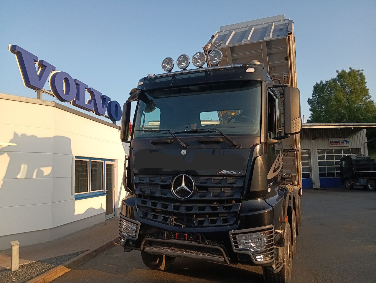 Mercedes-Benz AROCS 3246 8x4 MEILLER 3-Seiten Bordmatic SCHALT - Kravas automašīna pašizgāzējs: foto 1 Mercedes-Benz AROCS 3246 8x4 MEILLER 3-Seiten Bordmatic SCHALT - Kravas automašīna pašizgāzējs: foto 1